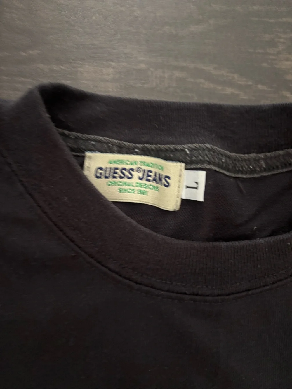 Vintage Y2K Black Guess 3D Knit Pattern Tshirt Size L - Picture 5 of 5